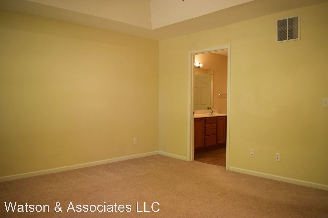 24372 Tanglewood Rd - Photo 3 of 50