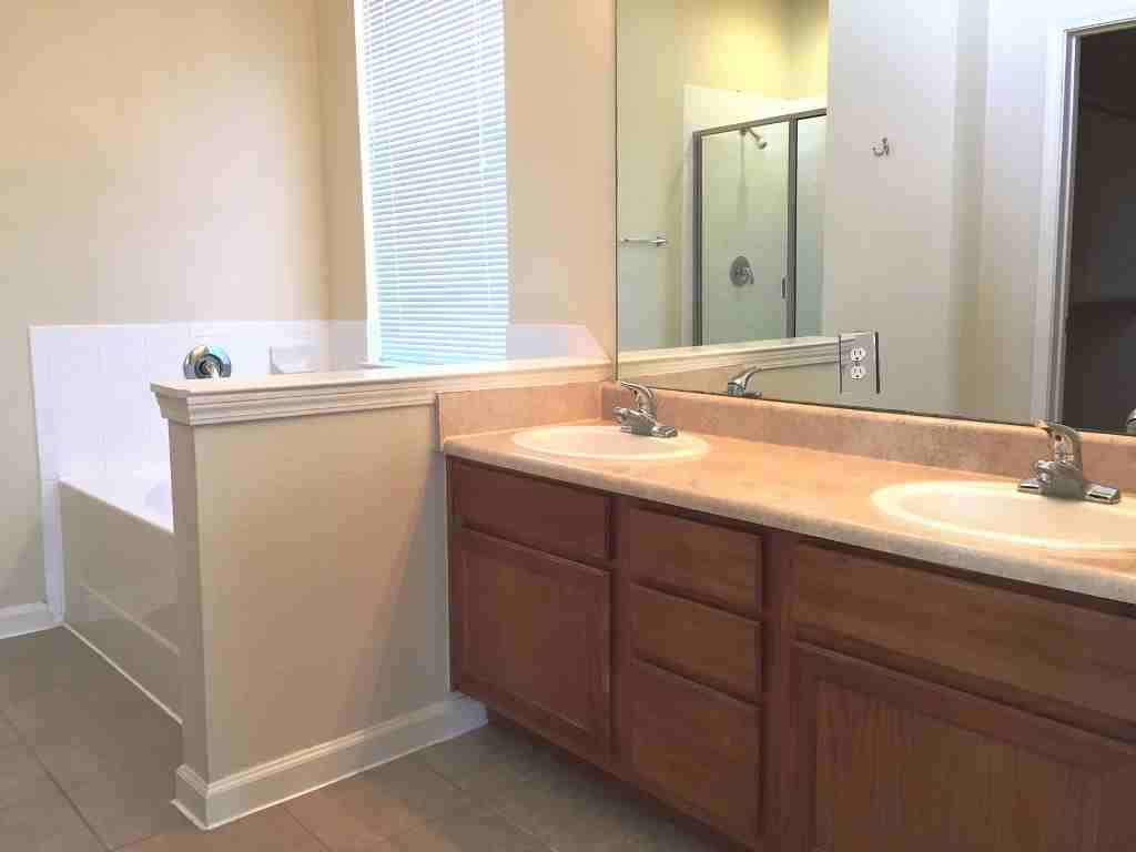 Regency at Lookout Canyon - Photo 3 of 23