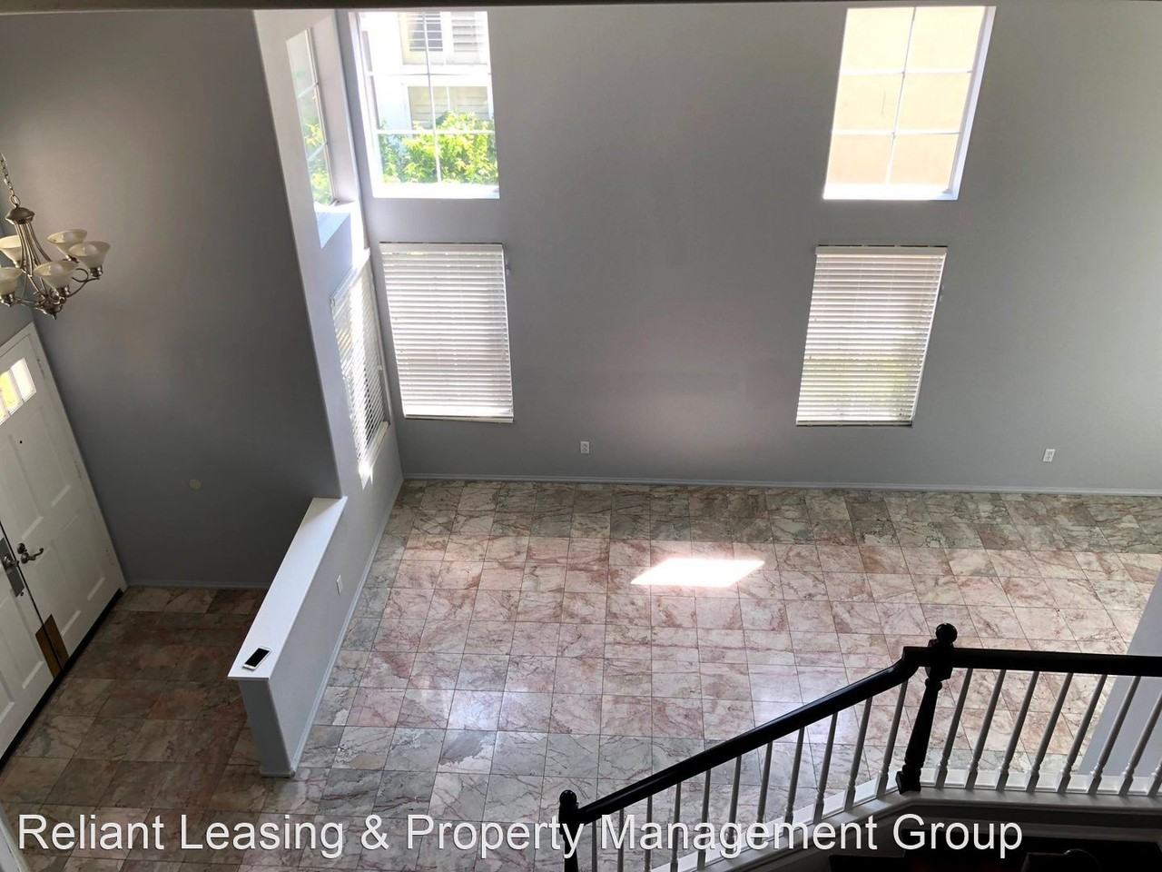 27453 Bridgewater Dr - Photo 3 of 15