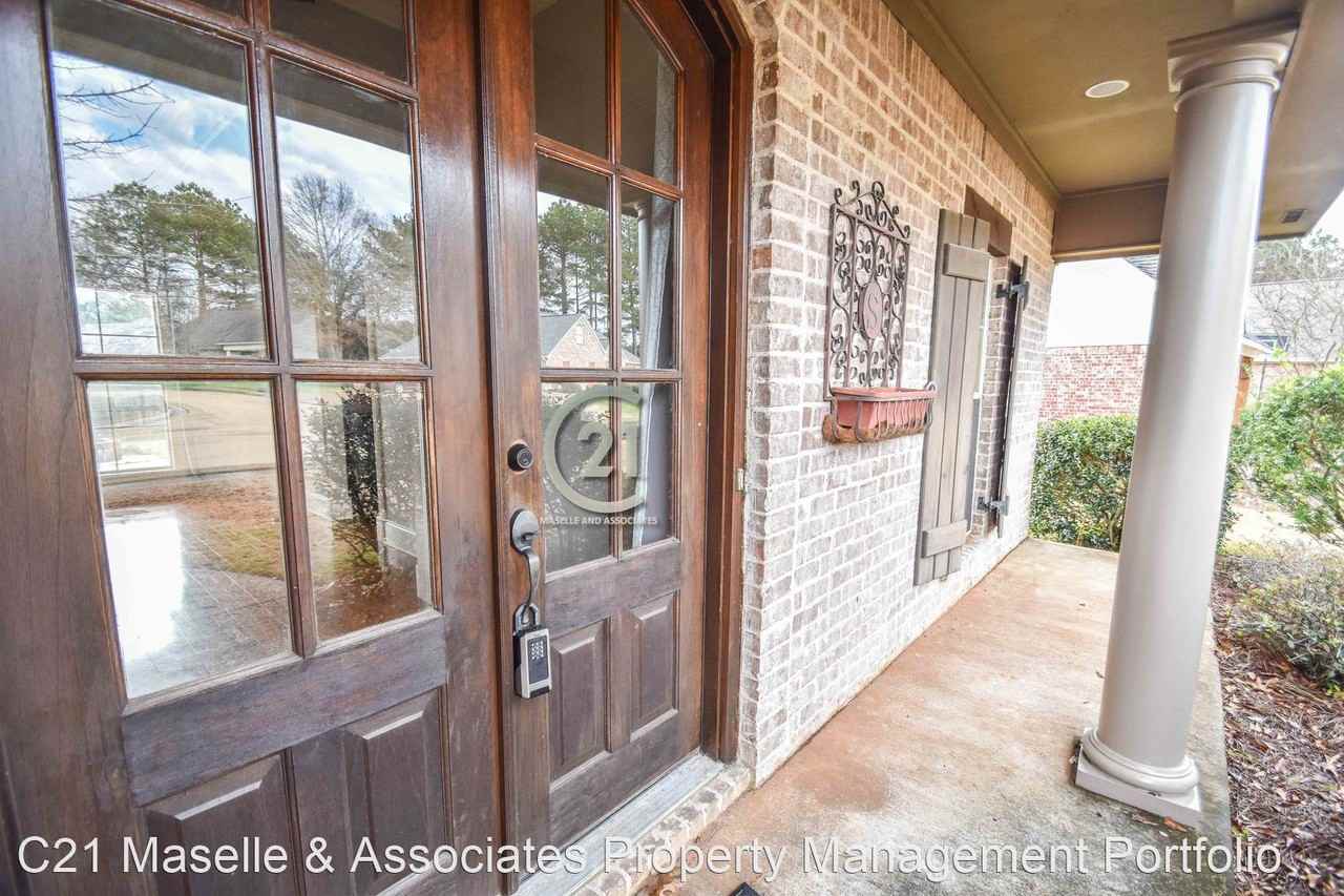 114 Weldon Dr - Photo 3 of 19