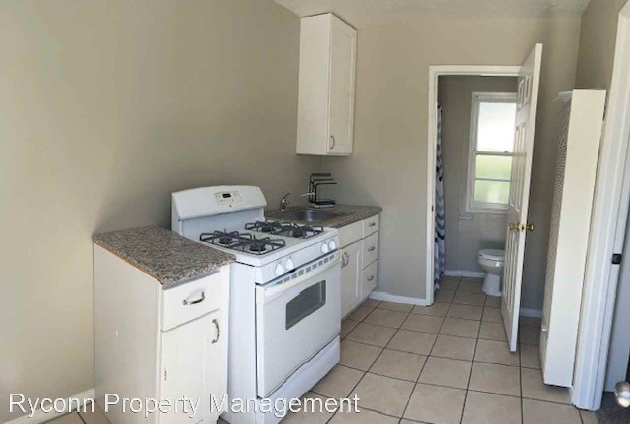 1046 Ford Street - Photo 2 of 4