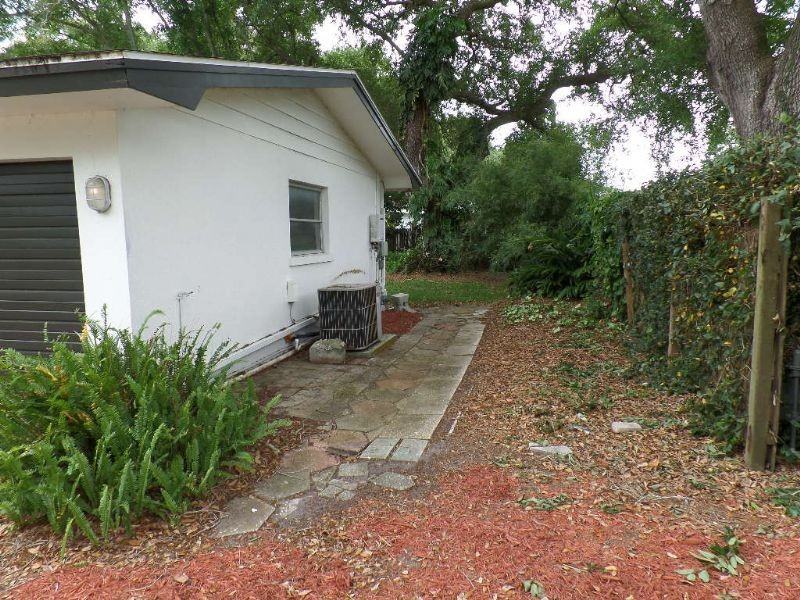 1601 Parkside Dr - Photo 3 of 26