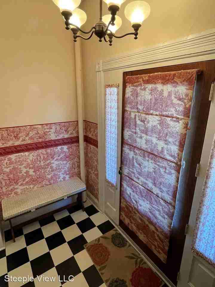 504 Washington St - Photo 2 of 23