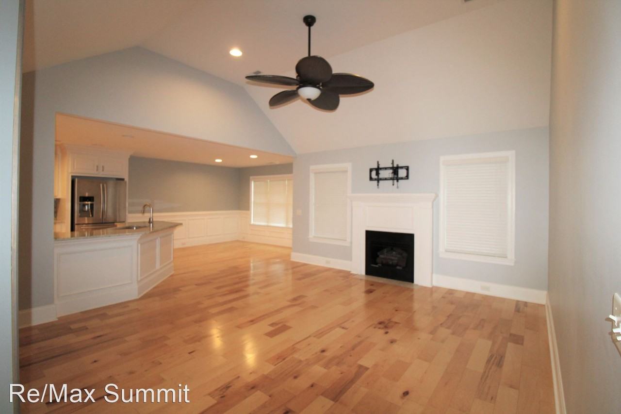 2930 S Wise Dr - Photo 3 of 43