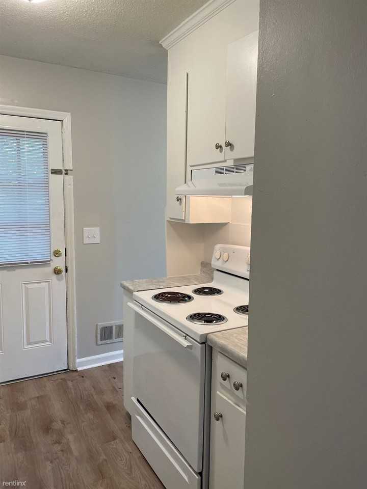 Briargate Condominiums - Photo 3 of 9