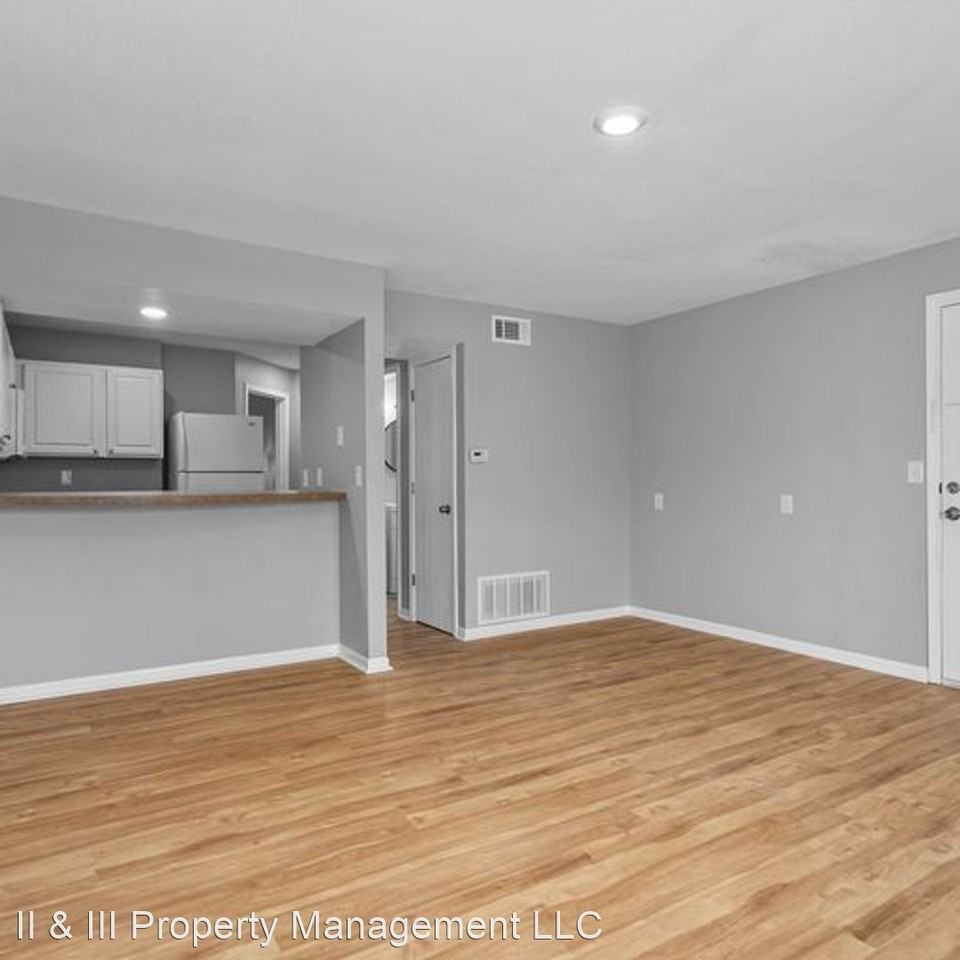 1501 W 25th Ct - Photo 2 of 13