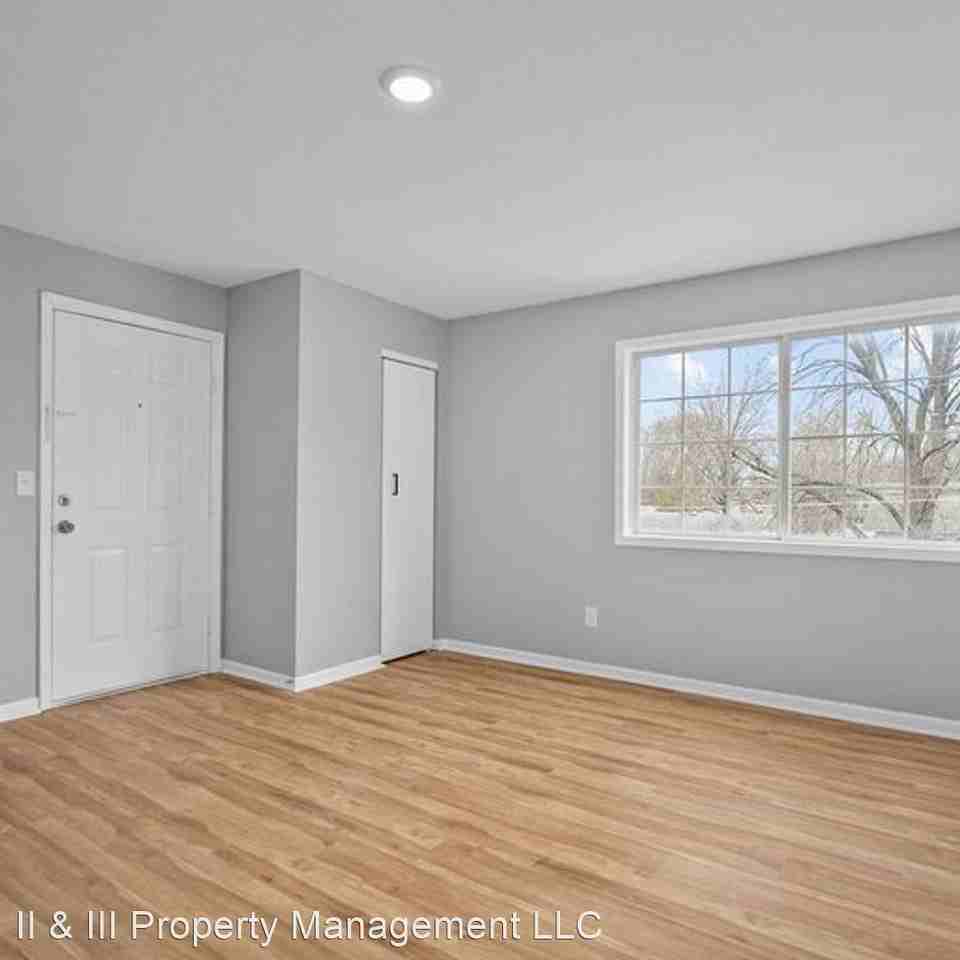 1501 W 25th Ct - Photo 3 of 13