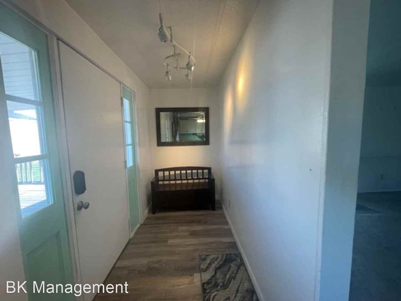 7554 S 1050 E - Photo 2 of 40