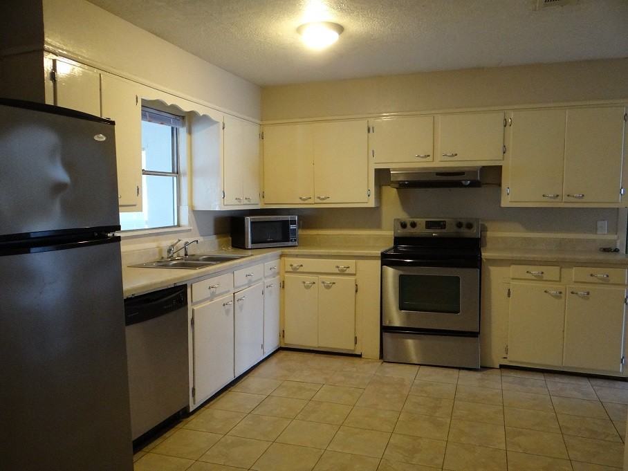 3601 Taft Ave - Photo 3 of 10