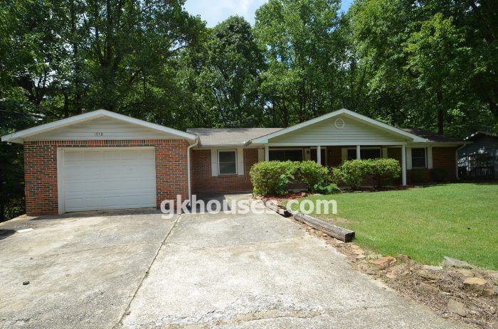 1712 Rogina Ln - Photo 2 of 19