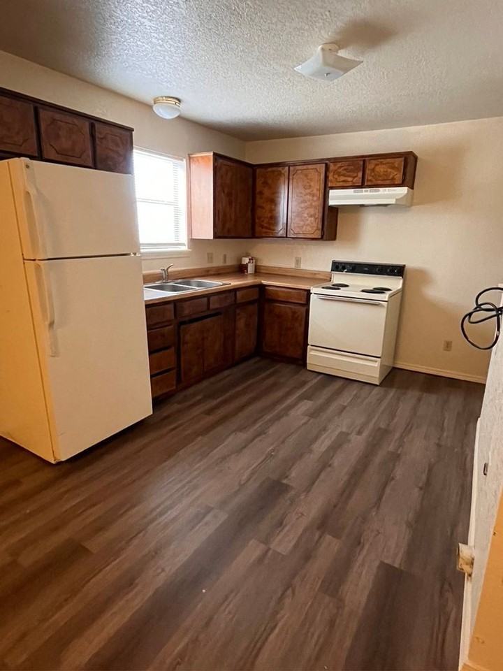 801 N Penn 209 W 8th - Photo 2 of 2