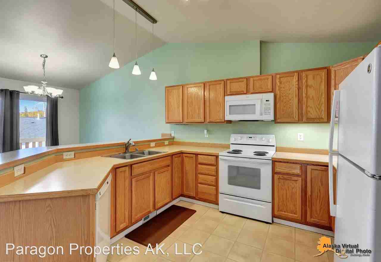 8920 Eagle Place Loop - Photo 3 of 15