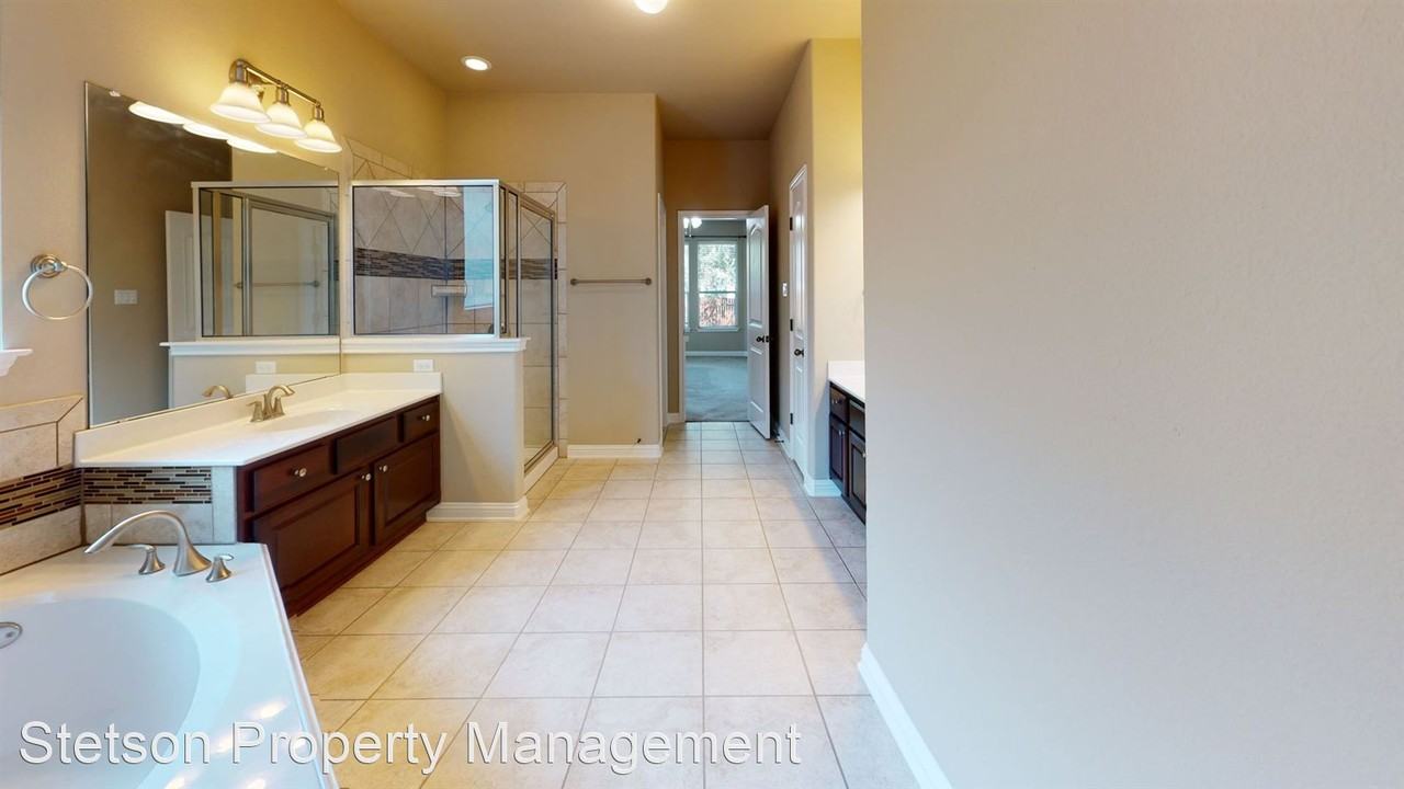 4209 Oldenburg Ln - Photo 3 of 27