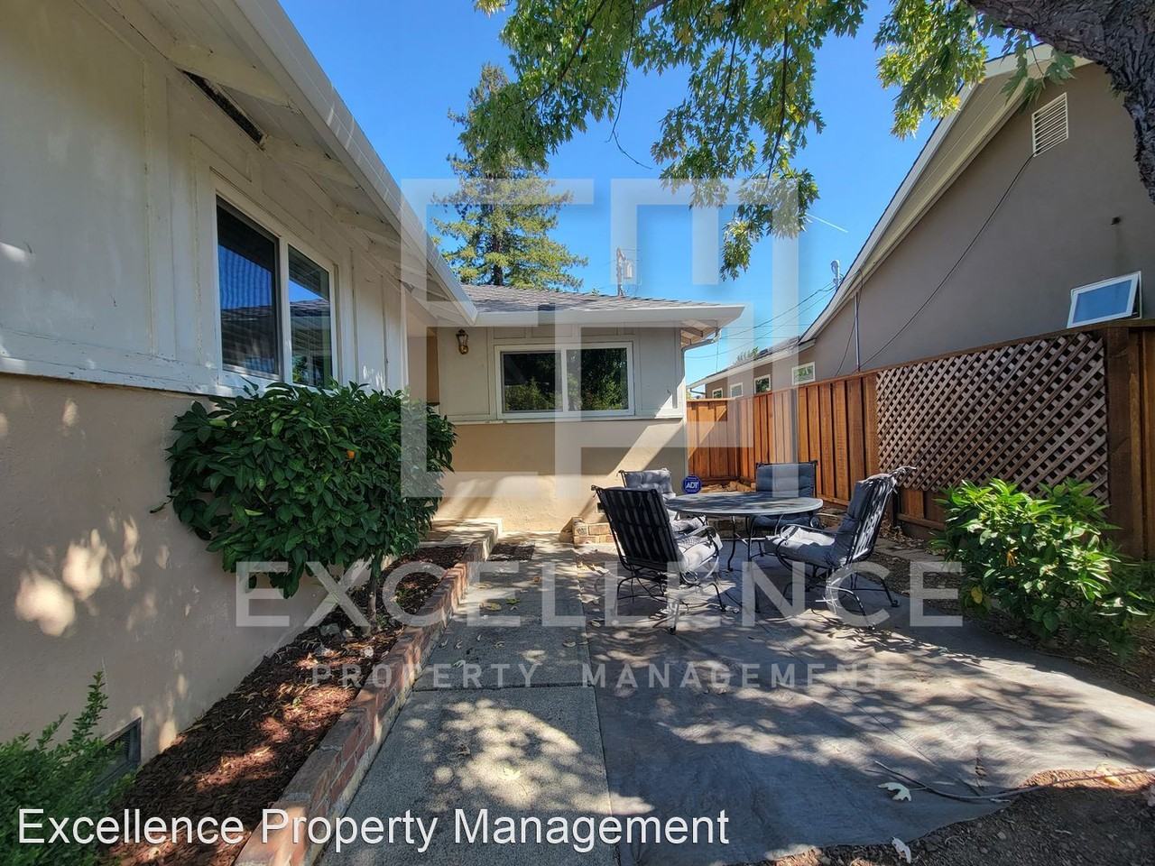 144 Potomac Dr - Photo 2 of 16