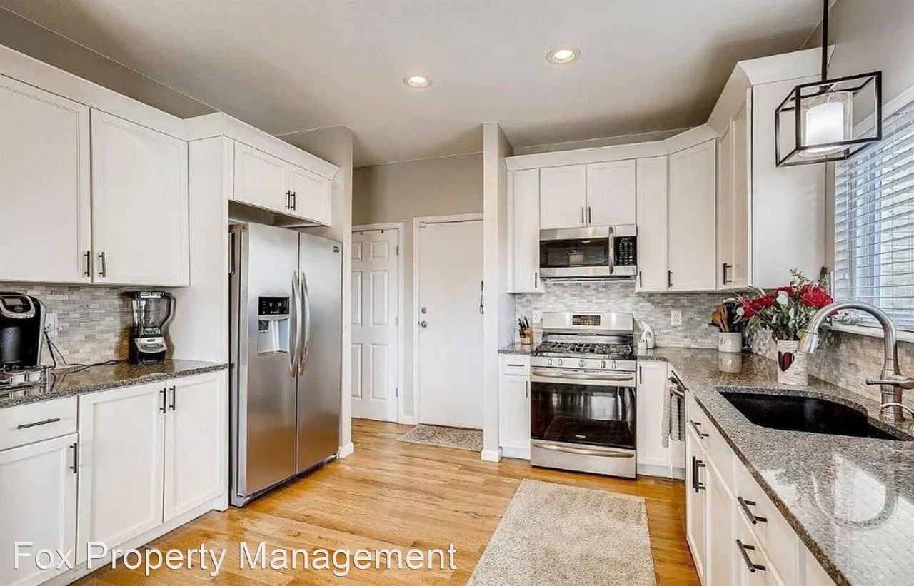 1421 Stonehaven Ave - Photo 2 of 22