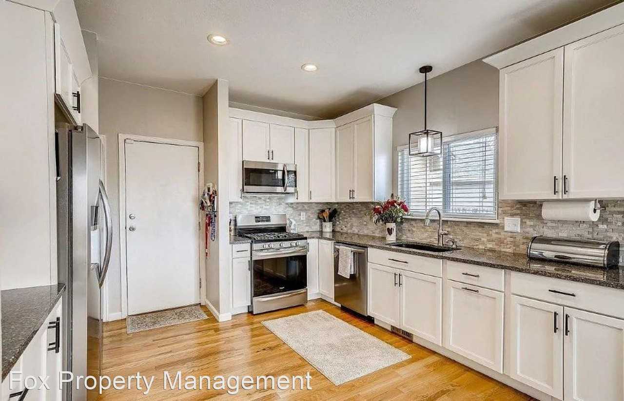 1421 Stonehaven Ave - Photo 3 of 22