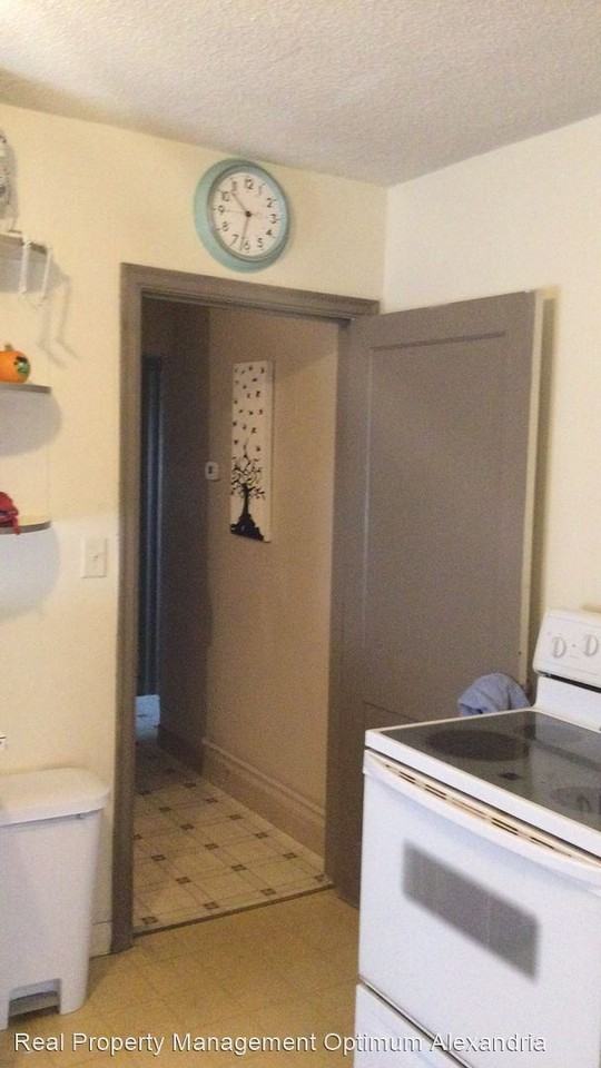 1417 1/2 Broadway St #1 - Photo 2 of 8