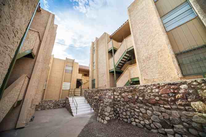 1600 Arizona Ave - Photo 2 of 5