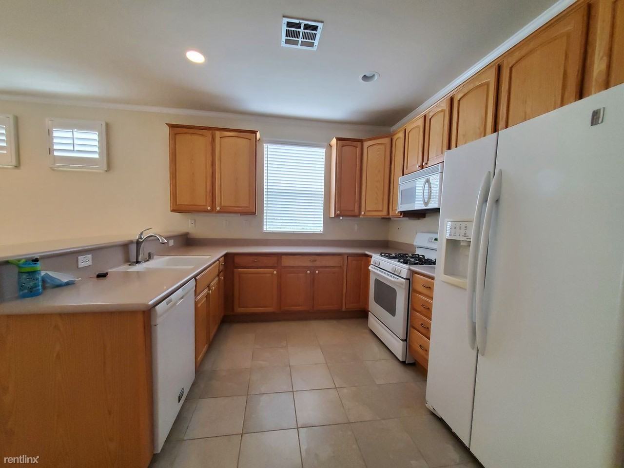 1760 Sarazen St - Photo 2 of 33