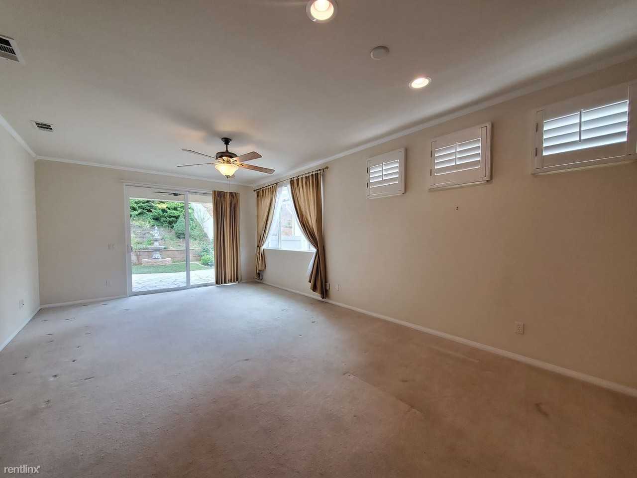 1760 Sarazen St - Photo 3 of 33
