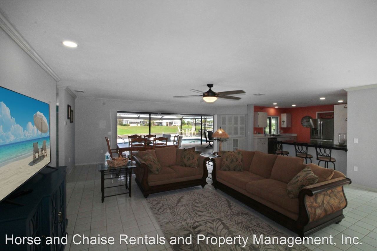 329 Oakwood Cir - Photo 2 of 18
