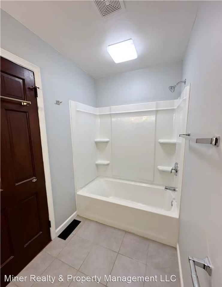 114 Knoll Wood Cir - Photo 2 of 34