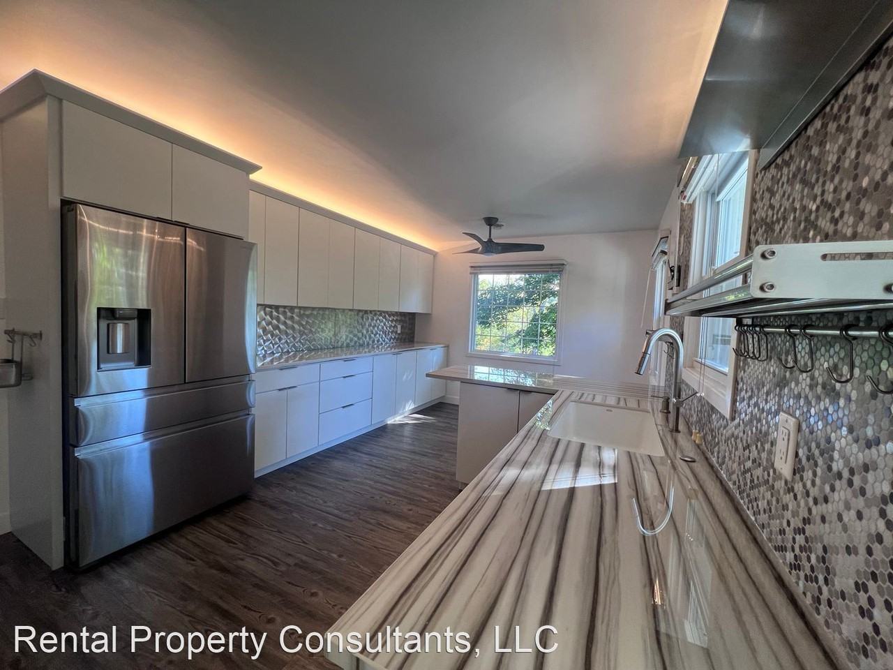 523 Manhattan Rd Se - Photo 2 of 38