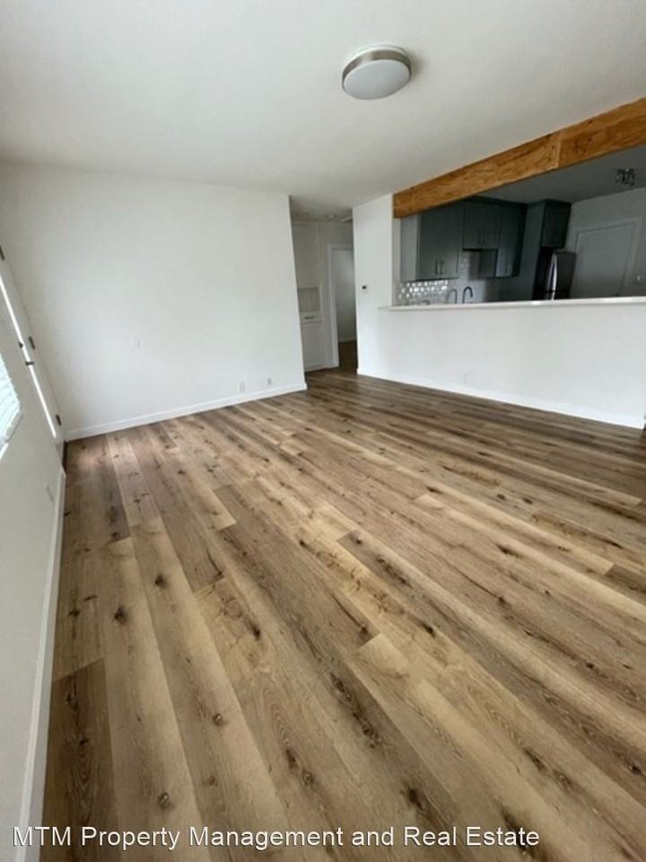 4422-4432 Rosebud Lane - Photo 2 of 7