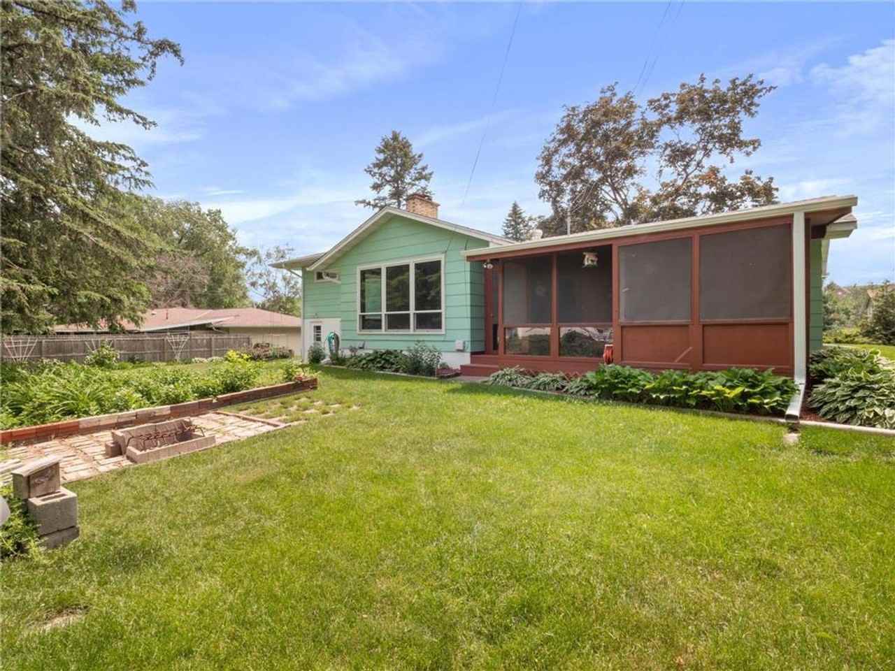 1475 Centennial Dr - Photo 2 of 50