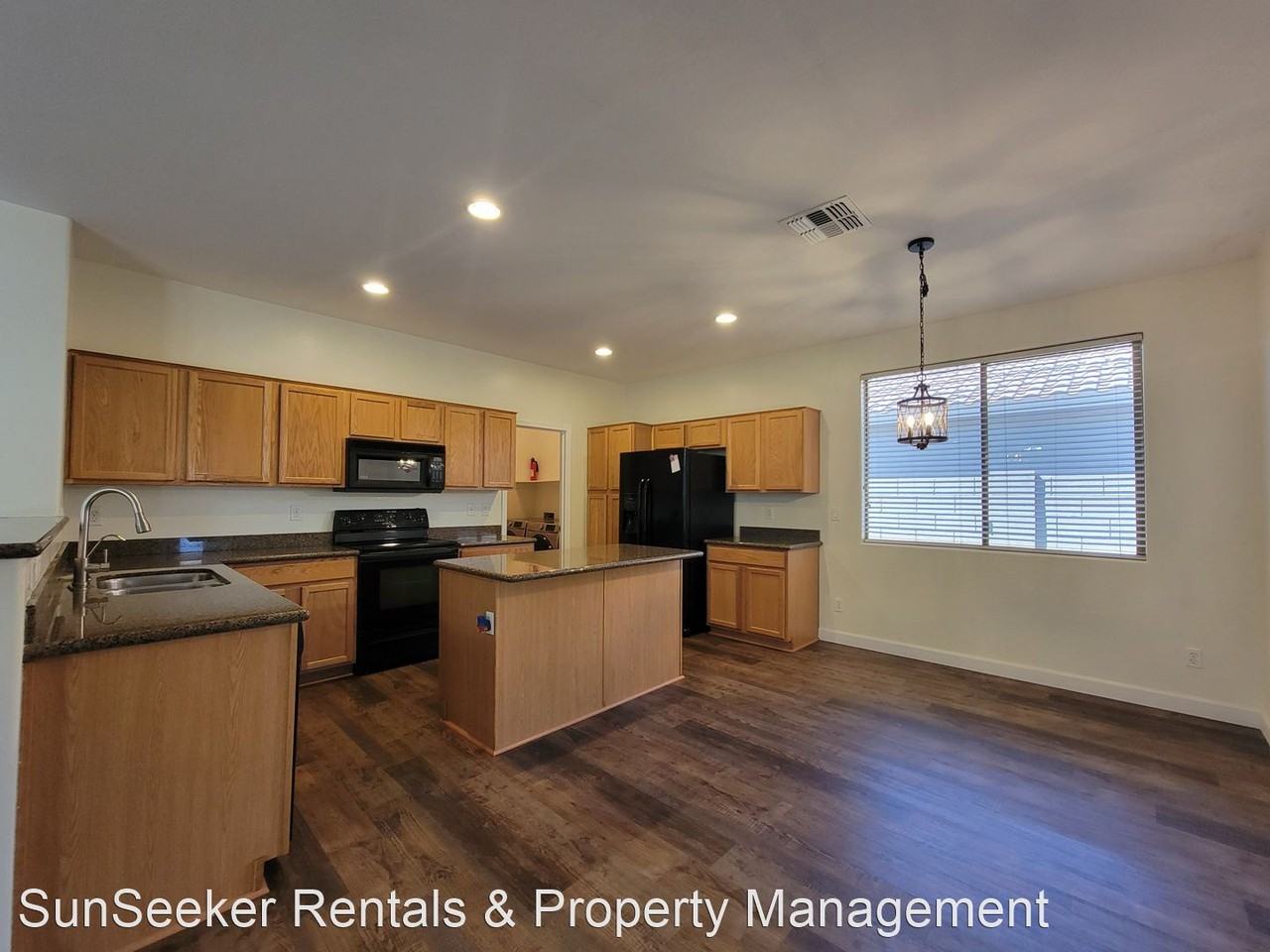 12760 W Honeysuckle St - Photo 3 of 23