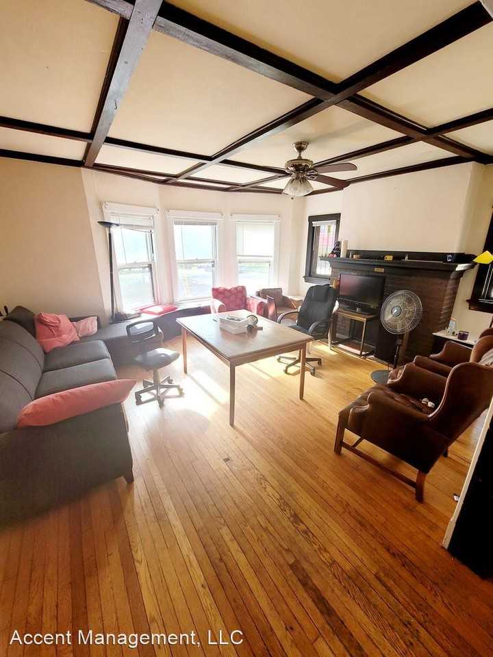 14 Bedroom Mansion Near Campus - Photo 2 of 35