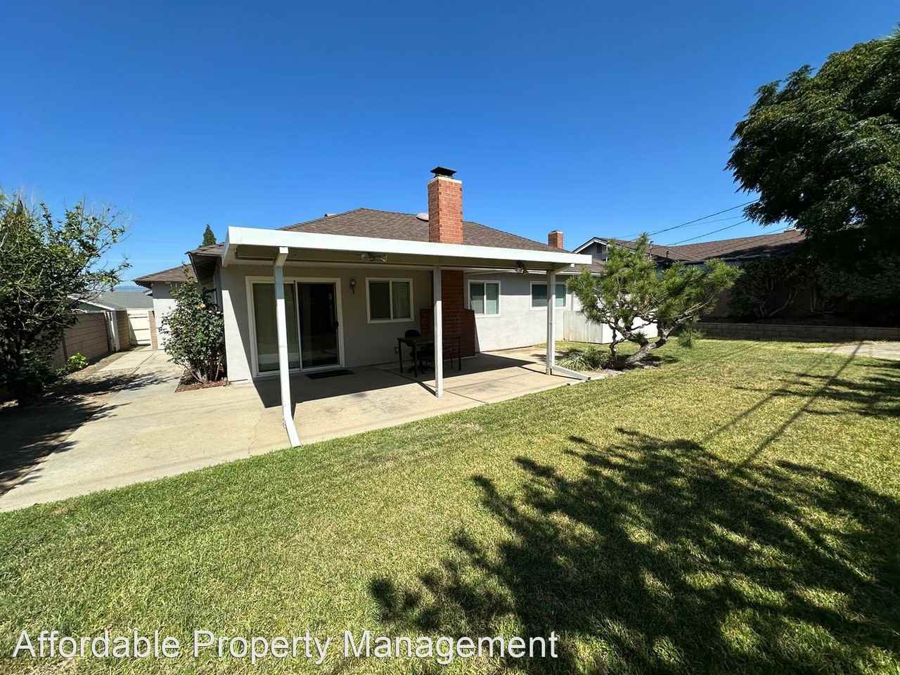 920 Caraway Dr - Photo 3 of 10