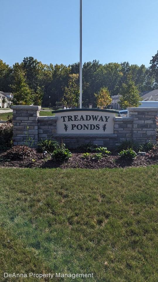 652 Treadway Blvd - Photo 2 of 11