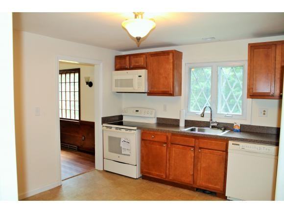 49 Pierce Ln - Photo 3 of 22