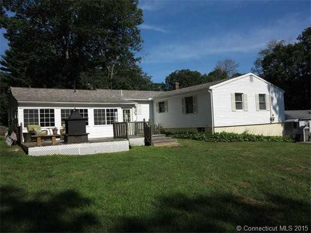 22 Woodcrest Dr - Photo 2 of 27