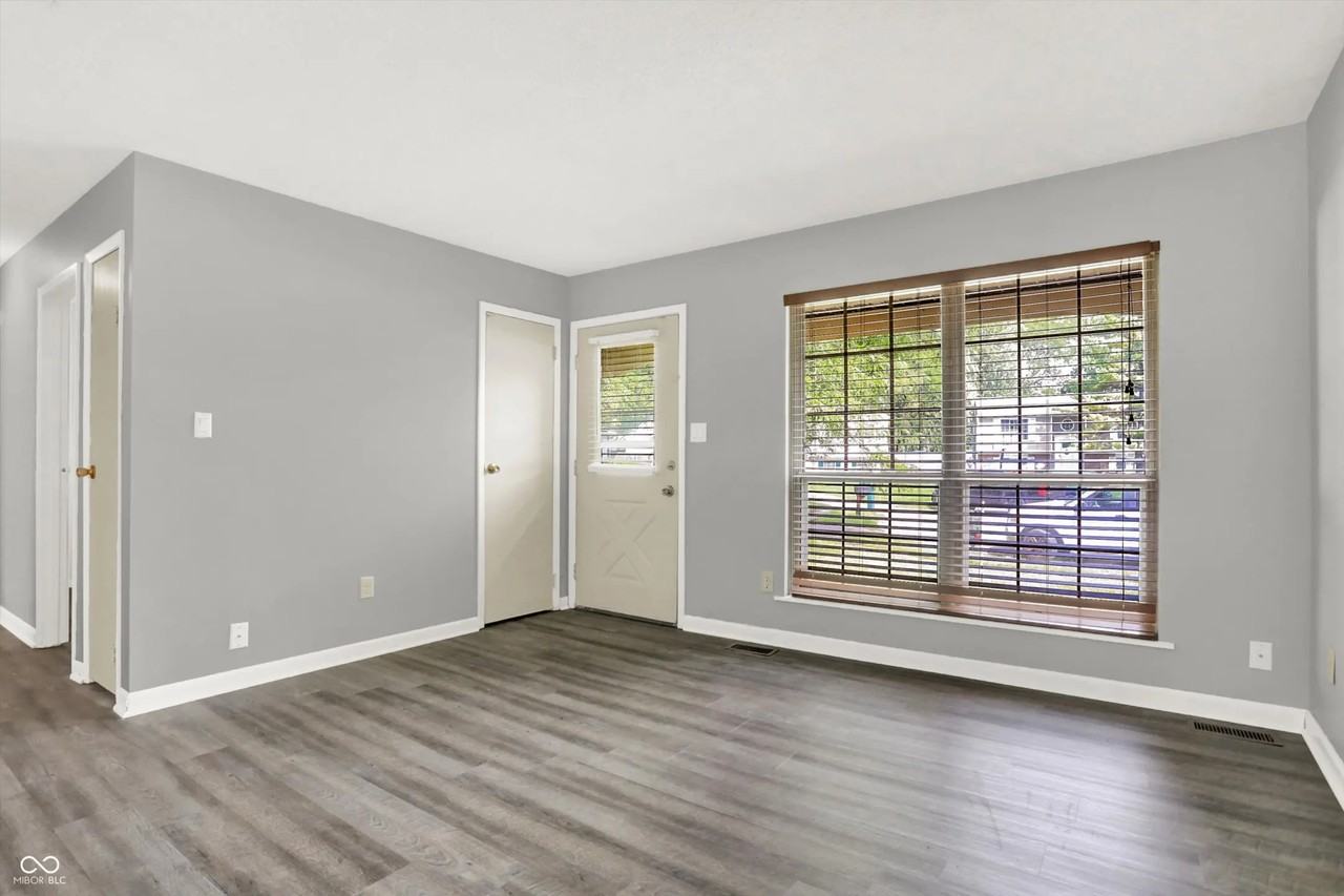 5325 Lobo Dr - Photo 2 of 10