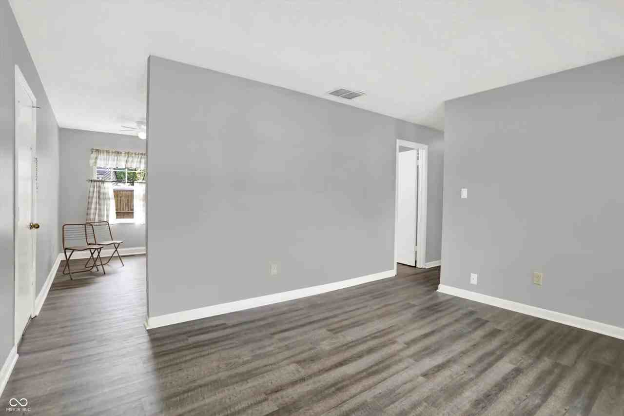 5325 Lobo Dr - Photo 3 of 10