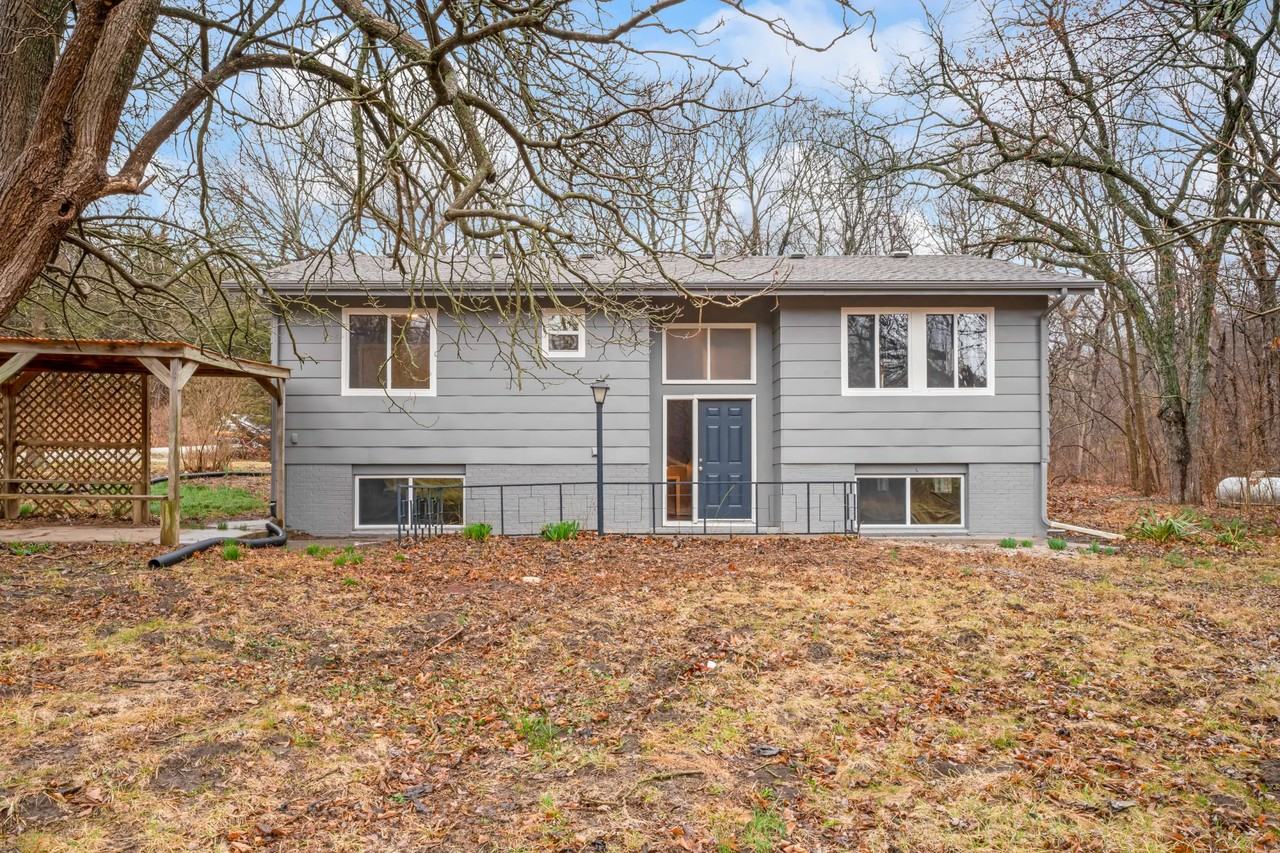 625 E 1450 Rd - Photo 2 of 15