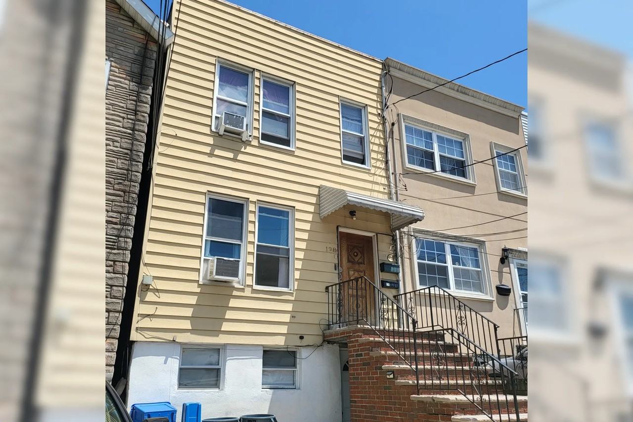 128 Poplar St - Photo 2 of 3