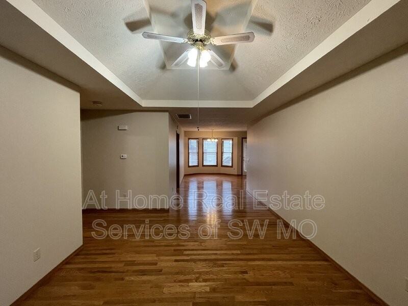 4045 S Miranda Ct - Photo 2 of 9