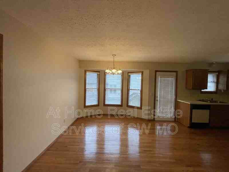 4045 S Miranda Ct - Photo 3 of 9