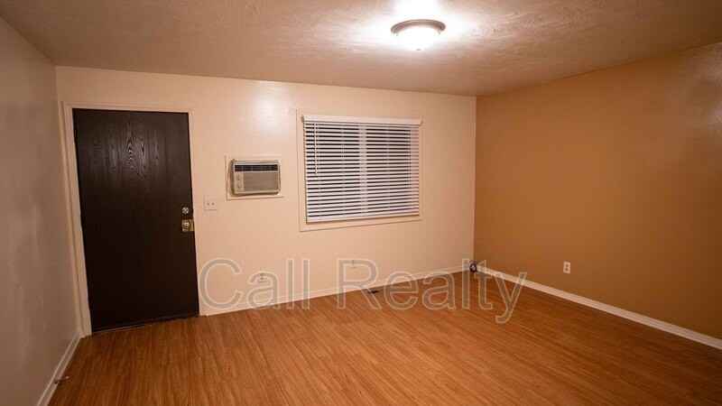 5223 N Crestline St - Photo 2 of 10