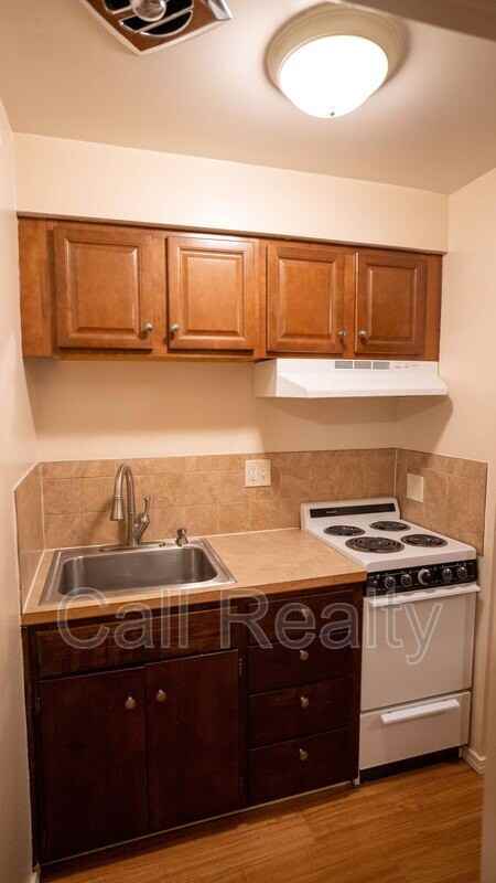 5223 N Crestline St - Photo 4 of 10