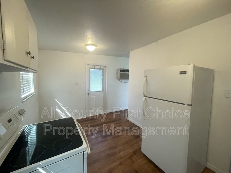 8756 93rd Ave - Photo 4 of 12