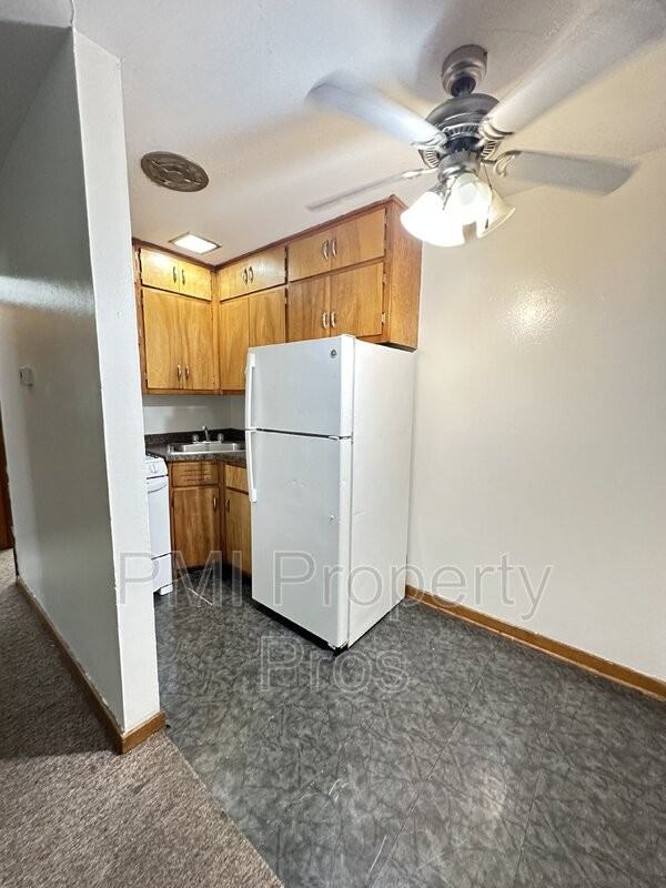 1981 W Villard Ave #5 - Photo 4 of 9