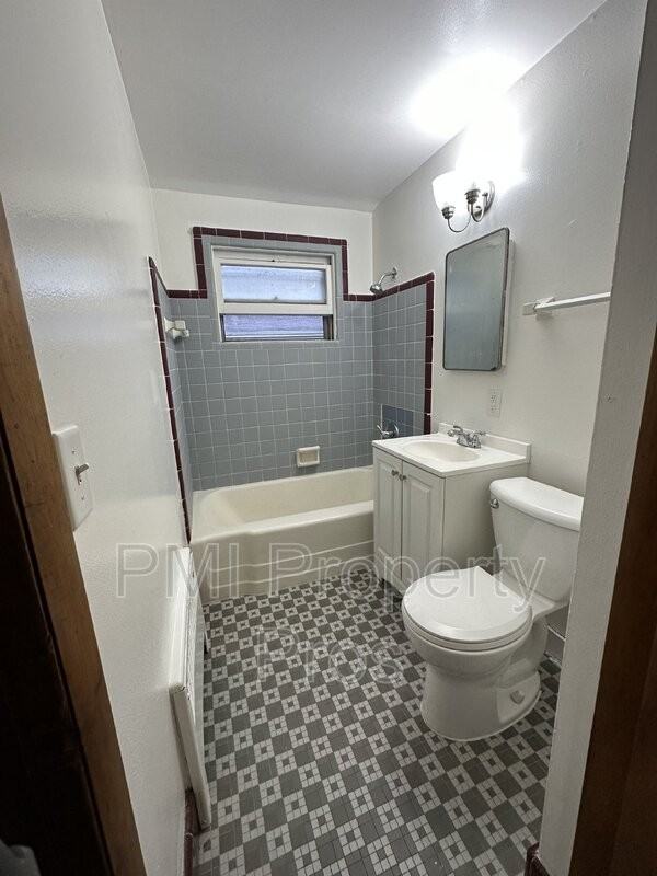 1981 W Villard Ave #5 - Photo 5 of 9