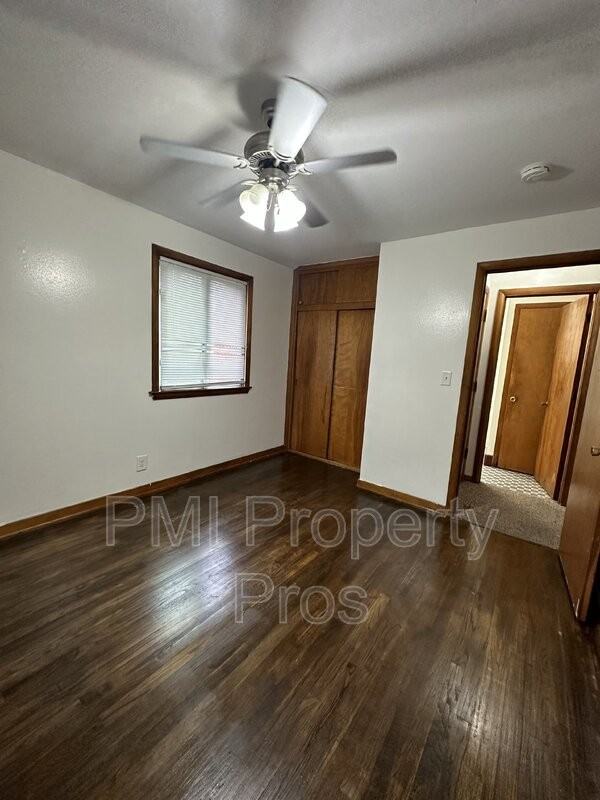 1981 W Villard Ave #5 - Photo 6 of 9