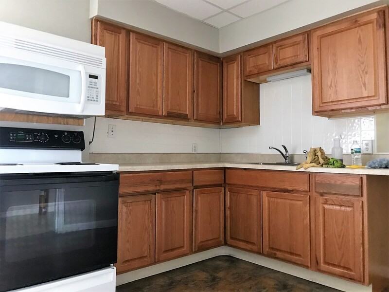 450 Yates St - Photo 6 of 26