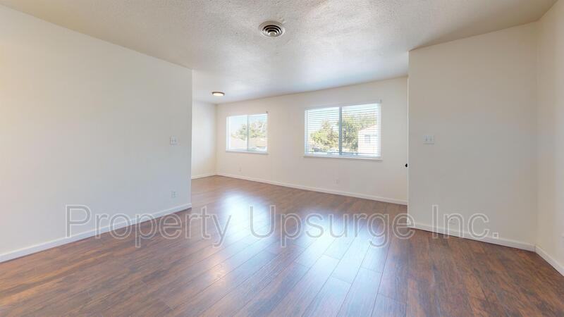 1356 Hobart Dr - Photo 2 of 12