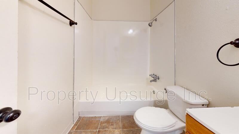 1356 Hobart Dr - Photo 6 of 12